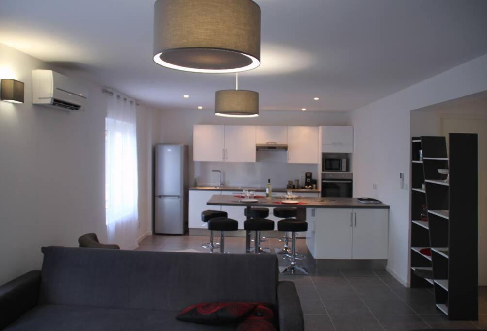 Appart Dans Maison 2 Km De La Plage Villeneuve-Loubet Exteriör bild