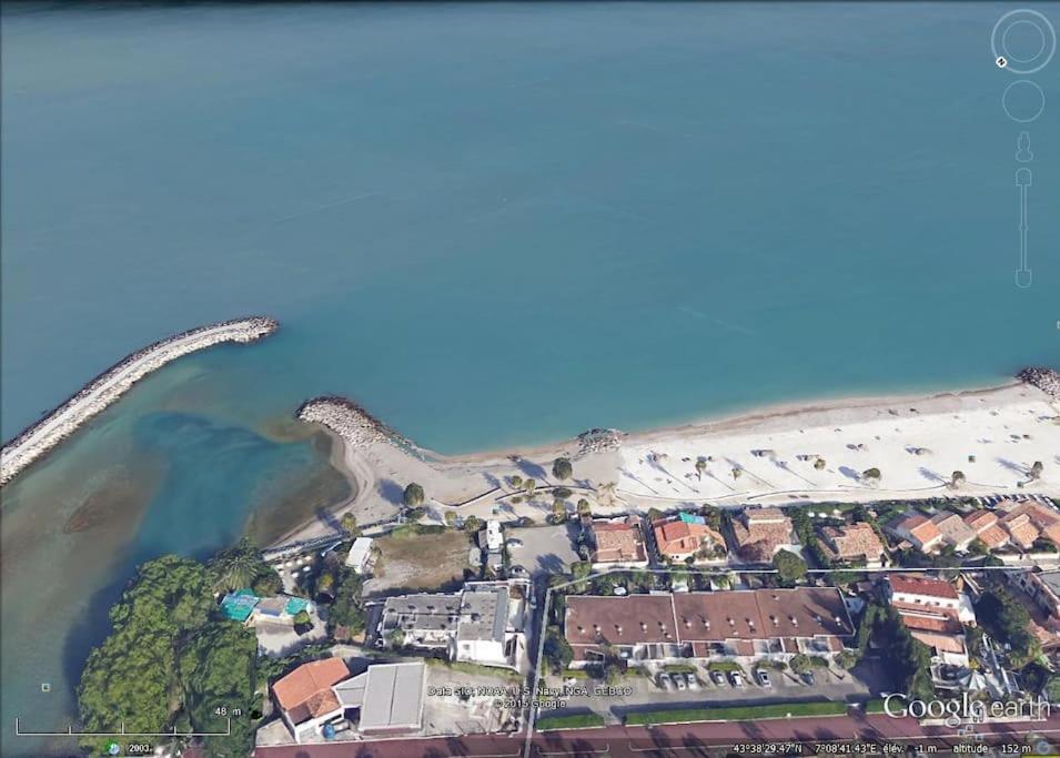Appart Dans Maison 2 Km De La Plage Villeneuve-Loubet Exteriör bild