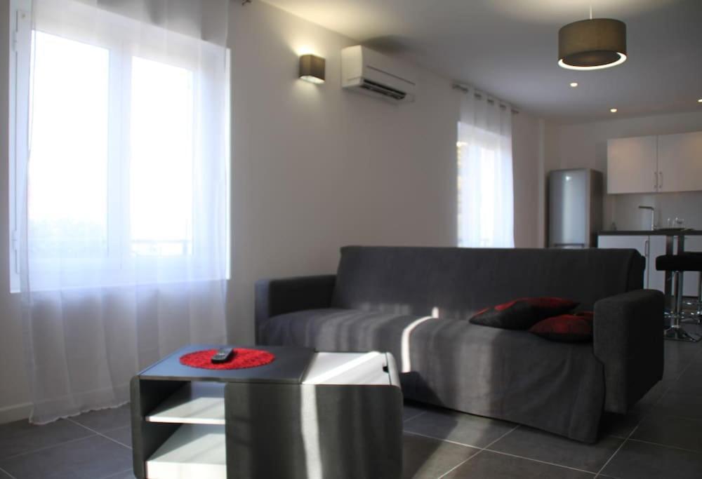 Appart Dans Maison 2 Km De La Plage Villeneuve-Loubet Exteriör bild