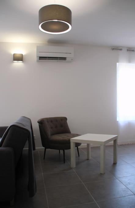 Appart Dans Maison 2 Km De La Plage Villeneuve-Loubet Exteriör bild