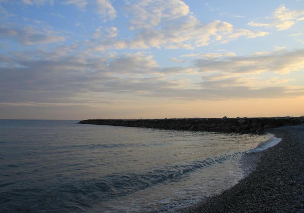 Appart Dans Maison 2 Km De La Plage Villeneuve-Loubet Exteriör bild